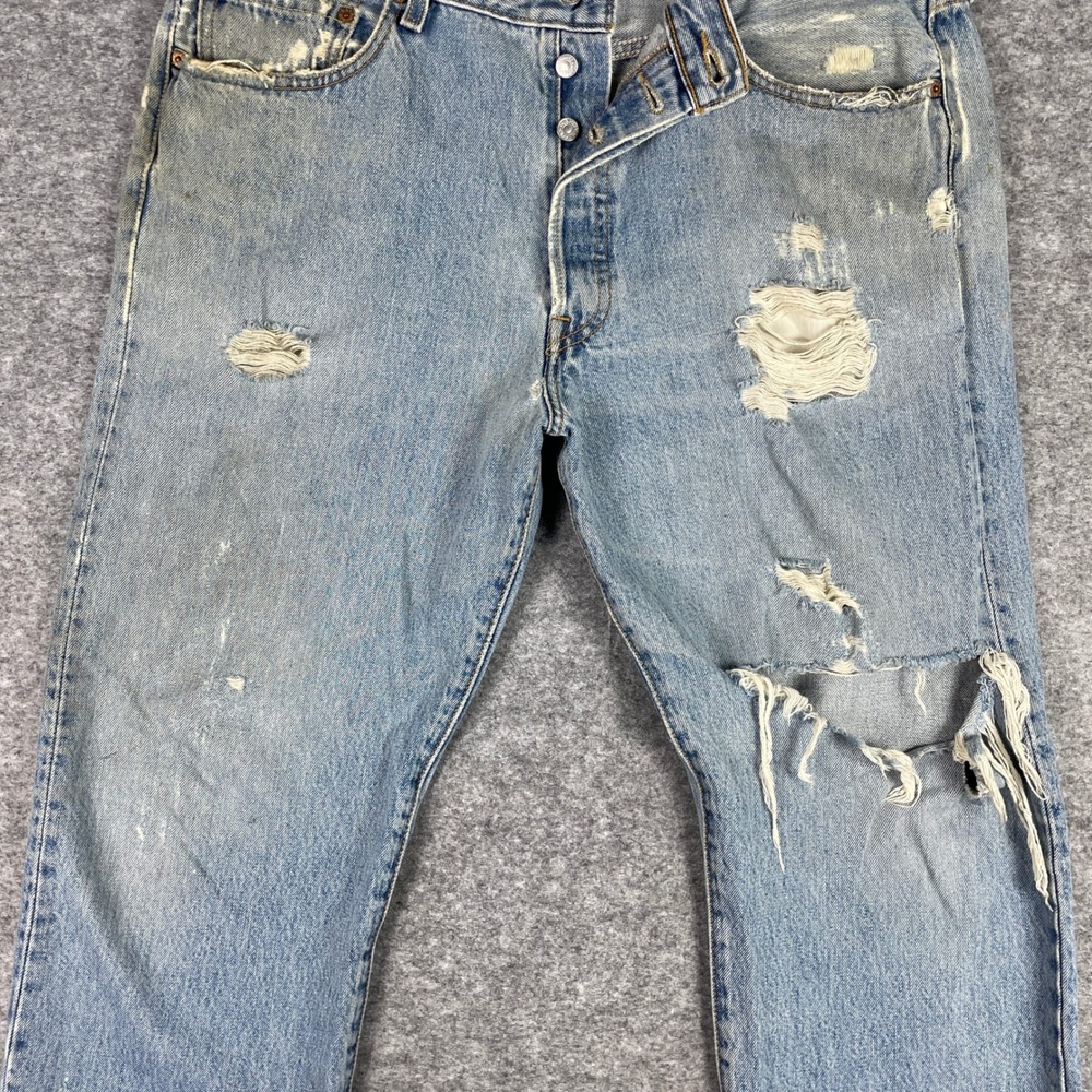 VTG Levis 501 Jeans Mens 36x32 Light Wash Thrashed Distressed Straight Leg Y2K - Picture 2 of 10
